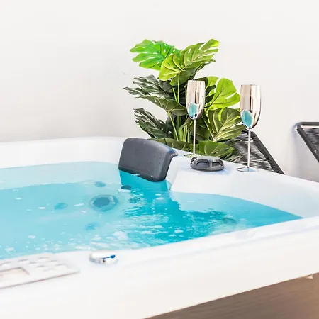 Rooftop Apartment & Private Jacuzzi In The Center By Rems Malaga Exterior photo